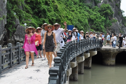 Tourist arrivals continue to rise in 2017